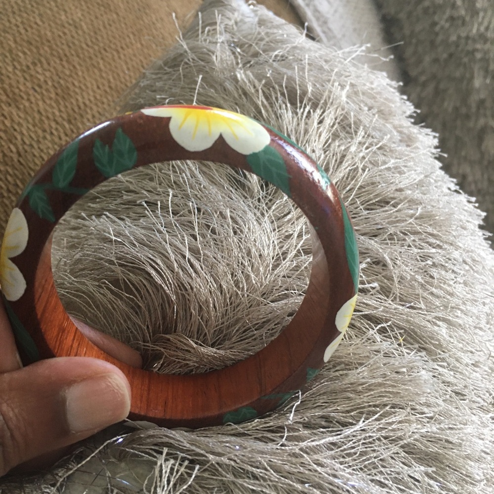 Beautiful pattern bangle - Picture 3 of 5